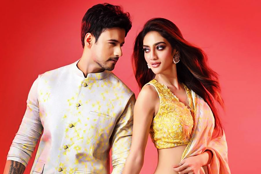 Picture of Nusrat Jahan and Yash Dasgupta