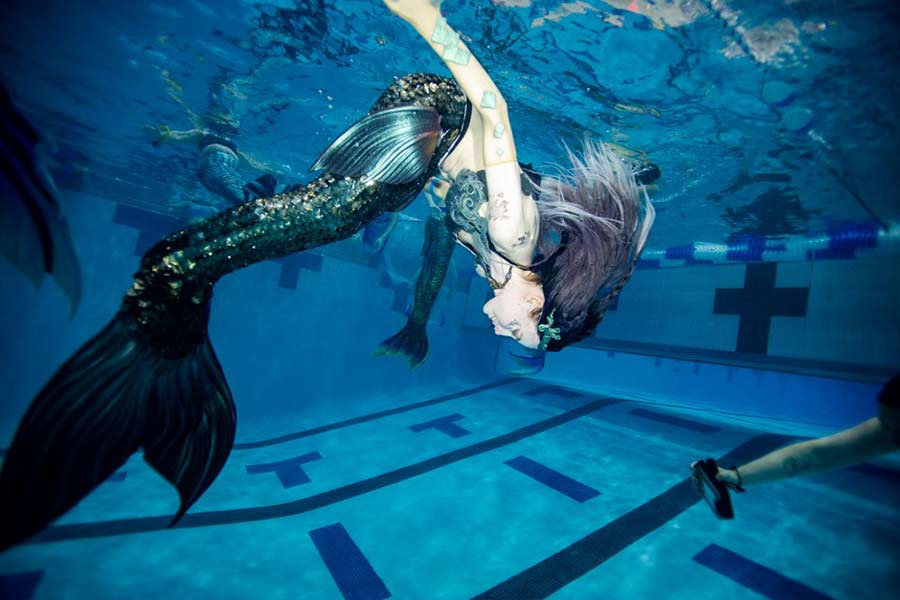 পূর্ব আমেরিকার ভার্জিনিয়ার মানসাসের একটি কৃত্রিম জলাশয়ে ‘মারম্যাজিক কনভেনশন’-এর আয়োজন করা হয়েছিল।