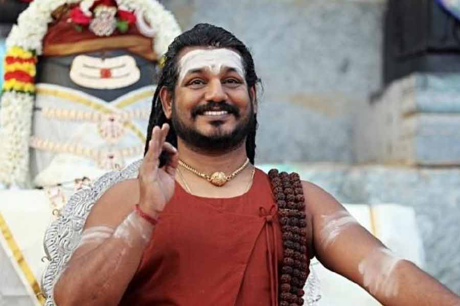 কাল্পনিক দেশের ওয়েবসাইট অনুসারে, কানাডা, আমেরিকা এবং অন্যান্য দেশের হিন্দু শৈব সম্প্রদায়ের সদস্যরা এই কৈলাস তৈরি করেছেন। নেতৃত্বে রয়েছেন নিত্যানন্দ। তবে কৈলাস সকলের জন্যই একটি নিরাপদ আশ্রয়স্থল বলে ওয়েবসাইটে দাবি করা হয়েছে।