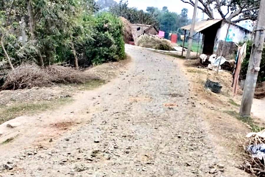 An image of road condition of Jangipara