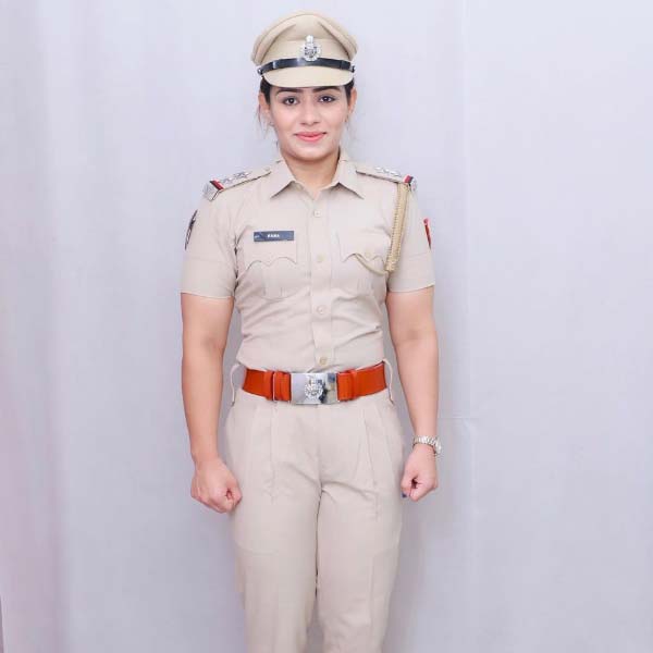 ২০১৮ সালে, নিদানি থেকে রোহতকে এসে স্যর ছোটুরাম স্টেডিয়ামে কুস্তির প্রশিক্ষণ নিতে শুরু করেন নয়না।