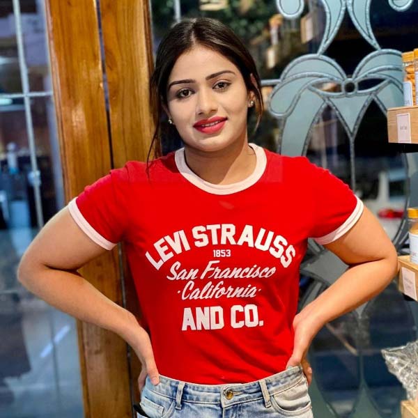 ছোটবেলা থেকেই কুস্তিতে পারদর্শী নয়না মোট সাত বার হরিয়ানা কেশরি খেতাব জিতেছেন। জাতীয় স্তরের কুস্তিতেও তিনি প্রতিনিধিত্ব করছেন।