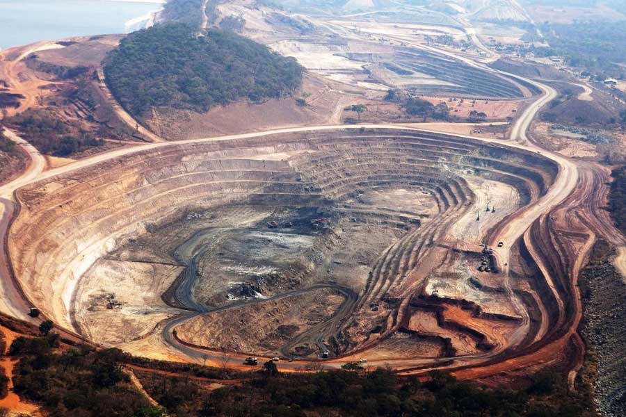 যদিও বিদ্যুৎ উৎপাদনকারী এই পাথরের উৎস অজানা বলেই ওই প্রতিবেদনে উল্লেখ করা হয়েছে। কঙ্গো খনিজ সম্পদের জন্য বিখ্যাত। কঙ্গোতে কোল্টান, কোবাল্ট, তামা, সোনা, টিন-সহ একাধিক ধাতুর খনি রয়েছে।