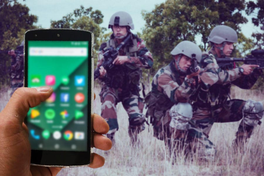 Representational picture chinese mobile and Indian Army