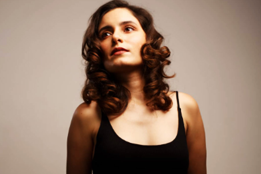 Image of Alexia Anra, the girl who played Rinku in Hera Pheri