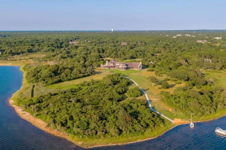  Barak Obama home in Martha's island