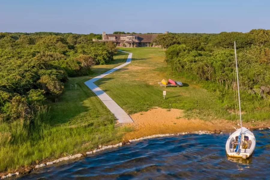  Barak Obama home in Martha's island