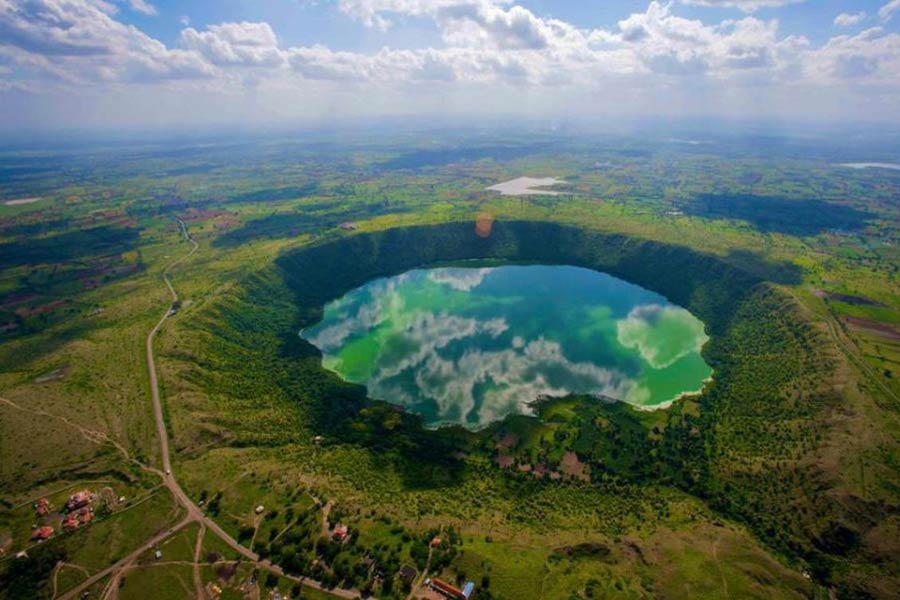 Picture of Lonar Crater Lake