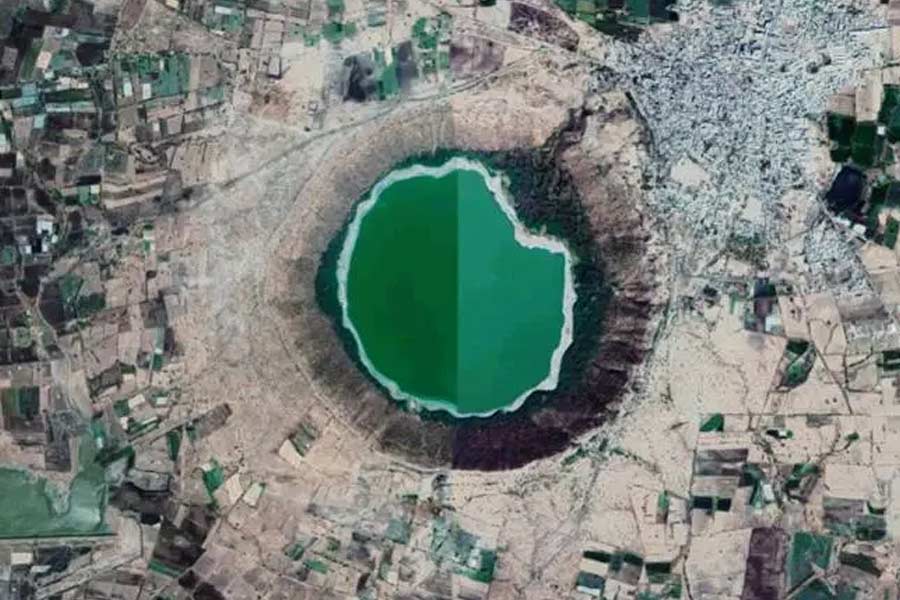 Picture of Lonar Crater Lake