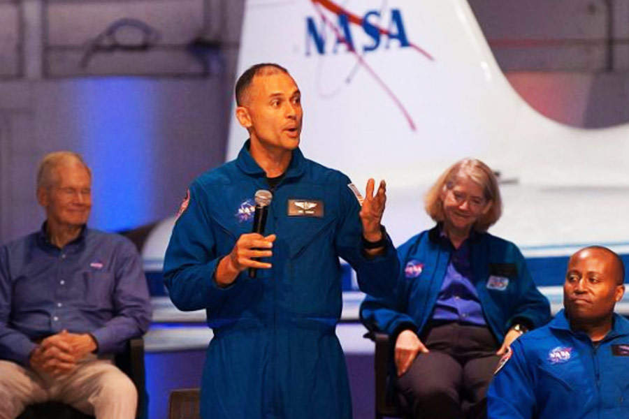 Anil Menon Anil Menon Is The Son Of An Indian Immigrant In America And Will Join Nasa As An 4521