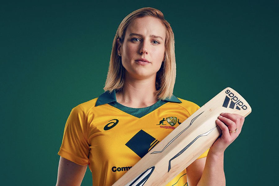 প্রথম ম্যাচে নিউ জ়িল্যান্ডের বিরুদ্ধে ৮ ওভার হাত ঘুরিয়ে ৩৭ রানে ২ উইকেট নিয়েছিলেন এলিস। পরে লোয়ার অর্ডারে ব্যাট করতে নেমে ২০ বলে ১৯ রানও করেন। তবে সে ম্যাচে ৩৫ রানে হারতে হয়েছিল অস্ট্রেলিয়াকে।