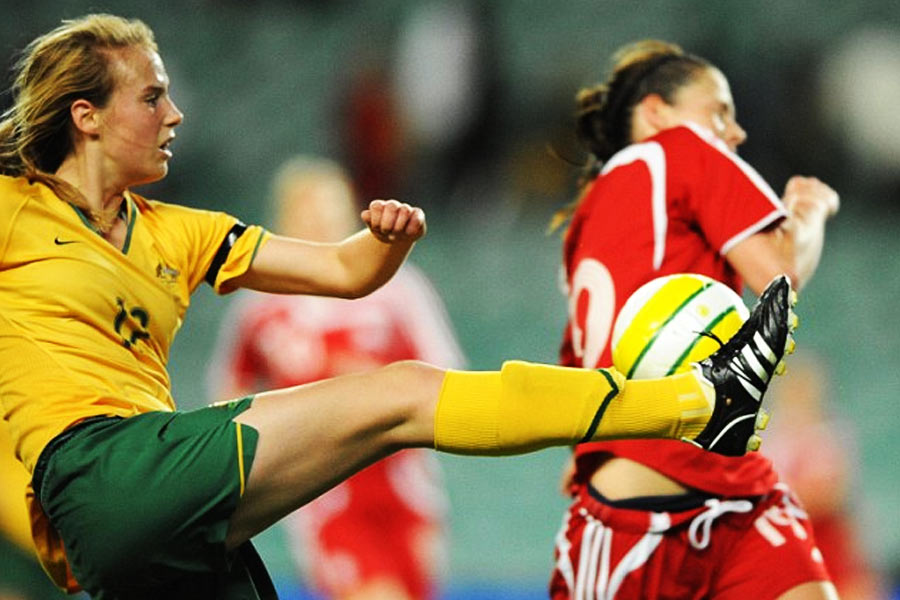 অস্ট্রেলিয়াকে শেষ ষোলোয় টেনে নিয়ে গিয়েছিলেন এলিস। সুইডেনে বিরুদ্ধে ১-৩ গোলে হেরে গেলেও দলের একমাত্র গোলটি ছিল তাঁর। যদিও ওই বিশ্বকাপের পর থেকে ফুটবল ছেড়ে পুরোপুরি ক্রিকেটেই মন দেন এলিস।