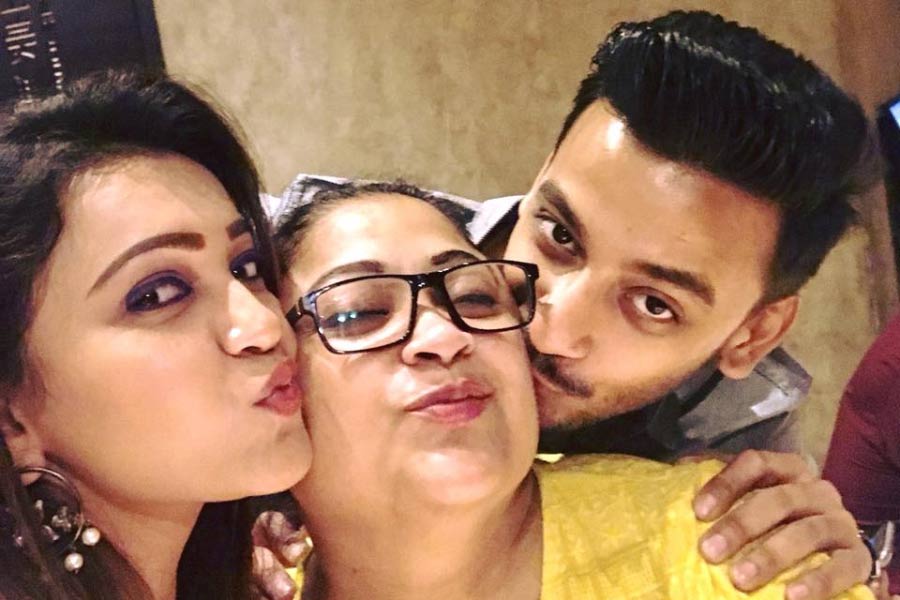 A Photograph of Tollywood Actor Bonny Sengupta and his family.