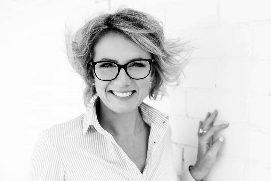 Australian woman who never had sex with anyone except husband is now sleeping with multiple men.