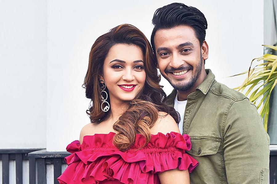 photo of Koushani Mukherjee and Bonny Sengupta 