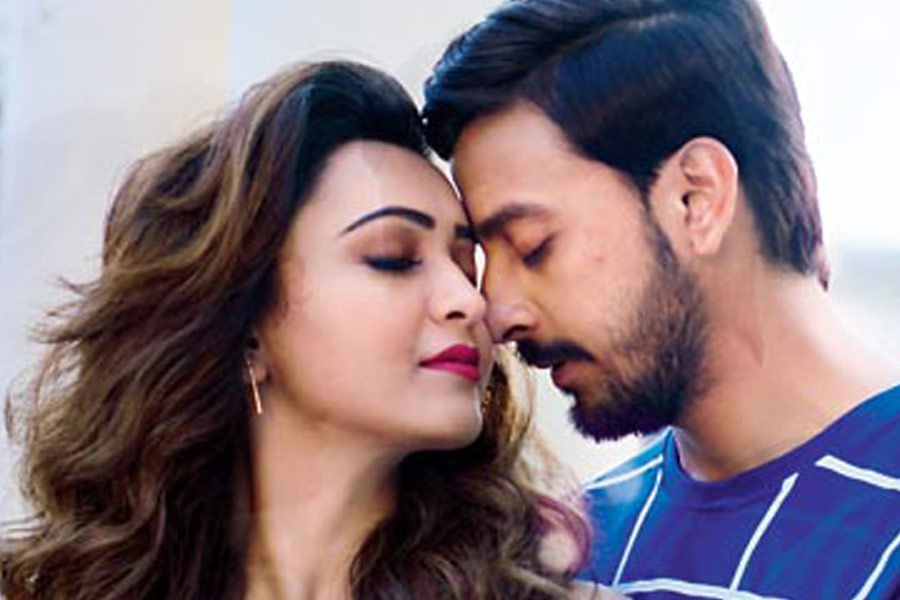 photo of Koushani Mukherjee and Bonny Sengupta