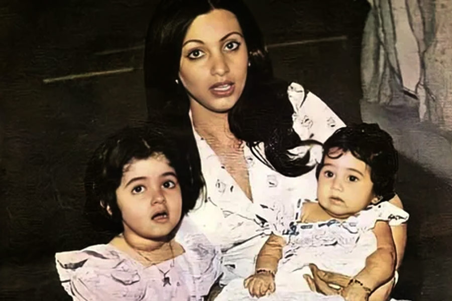 কানাঘুষো শোনা যায় যে, ডিম্পলের দুই কন্যা সানিকে ‘ছোটে পাপা’ বলে সম্বোধন করত। বলিপাড়ার অধিকাংশের দাবি, ডিম্পলকে গোপনে বিয়েও করেছিলেন সানি। পরিবারের কোনও অনুষ্ঠানে, বলিপাড়ার কোনও পার্টিতে ডিম্পলকে নাকি নিজের স্ত্রী হিসাবেও পরিচয় দিয়েছেন সানি।