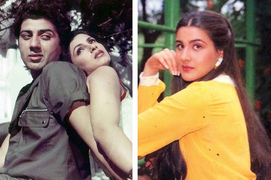 তবে ডিম্পলের প্রতি দায়িত্বও পালন করে গিয়েছেন সানি। এমনকি, অভিনেতার বাবা-মা ডিম্পলের সঙ্গে তাঁর মেলামেশা বন্ধ করতে বললে রেগে অশান্তিও করেছিলেন সানি। অনেকে মনে করেন, ইন্ডাস্ট্রিতে সানি এবং ডিম্পলের সম্পর্কের কথা ছড়িয়েছিলেন সানির প্রাক্তন প্রেমিকা অমৃতা।