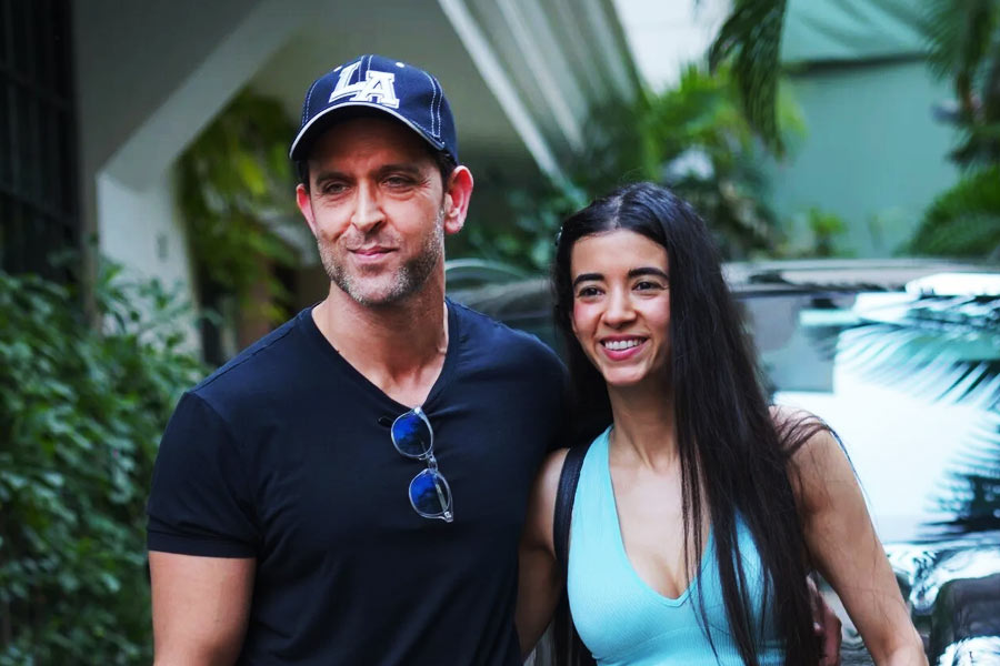 Hrithik Roshan\\\\\\\'s girlfriend Saba Azad feels \\\\\\\'bothered\\\\\\\' by attention