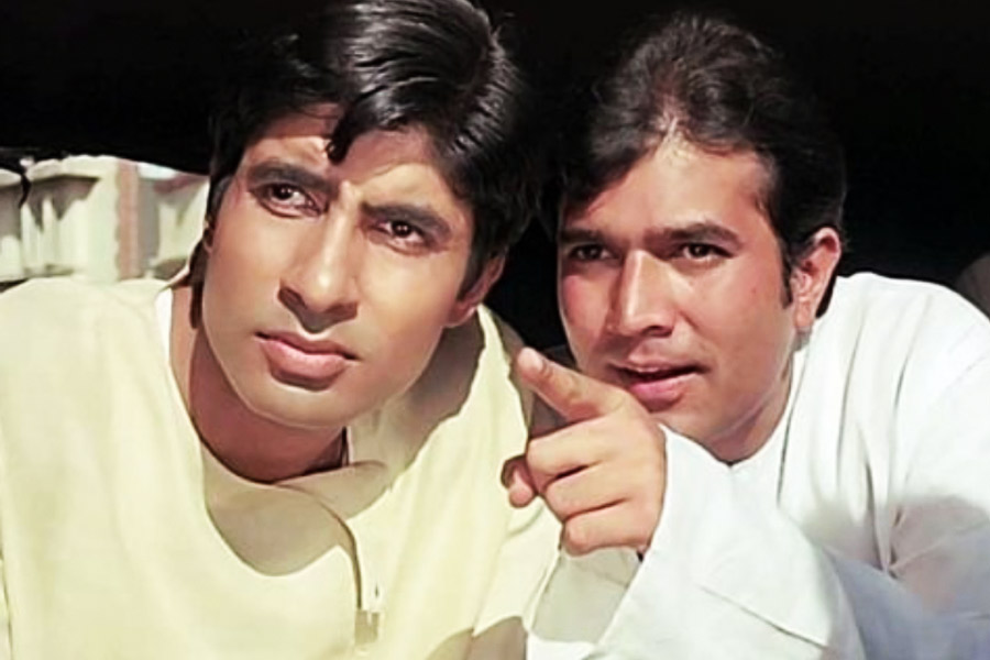 photo of Amitabh Bachchan and Rajesh Khanna 