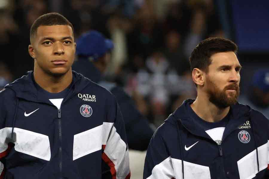 Kylian Mbappe with Lionel Messi in PSG