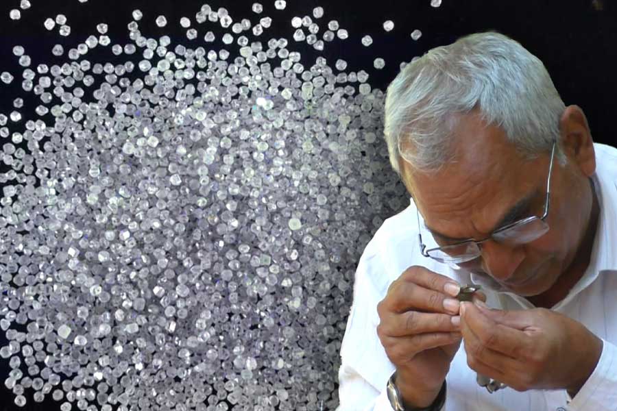 Surat Diamond Trade Watch Video Diamond City Surat Has Roadside 