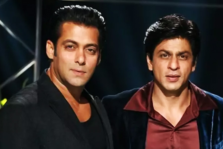 photo of Salman Khan and Shahrukh Khan.