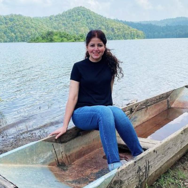 ইমাম  তাঁর দ্বিতীয় ছবির কাজও শুরু করে দিয়েছিলেন। সেই ছবিরই মূল চরিত্রে অভিনয়ের জন্য সিমালাকে প্রস্তাব দেন পরিচালক। সাম্প্রদায়িক সম্প্রীতি নিয়ে ছবিতে অভিনয়ের প্রস্তাব পেয়ে রাজিও হয়ে যান সিমালা।