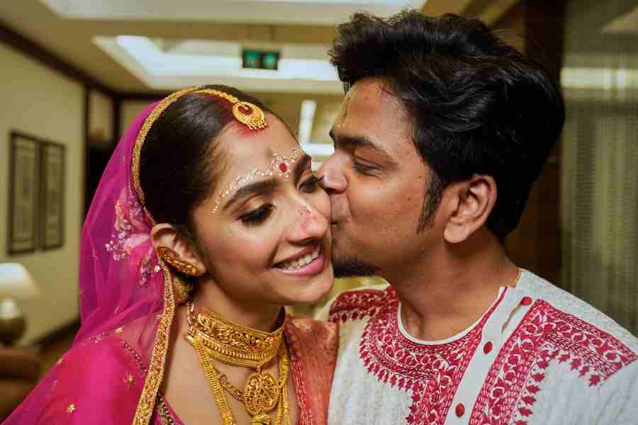 Singer Durnibar Saha finally opens up after getting married 
