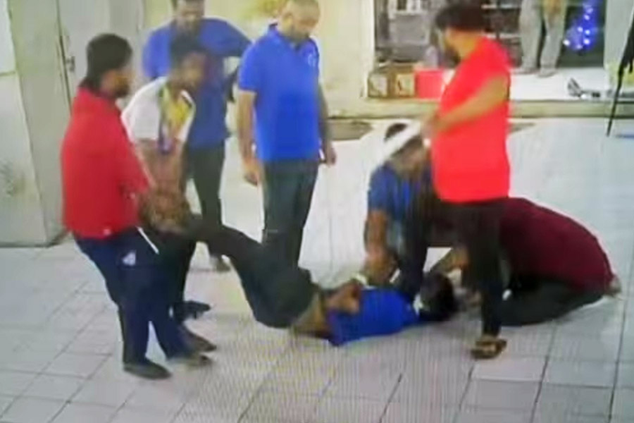 হার্দিককে মারধরের সেই দৃশ্য। ছবি: সংগৃহীত।