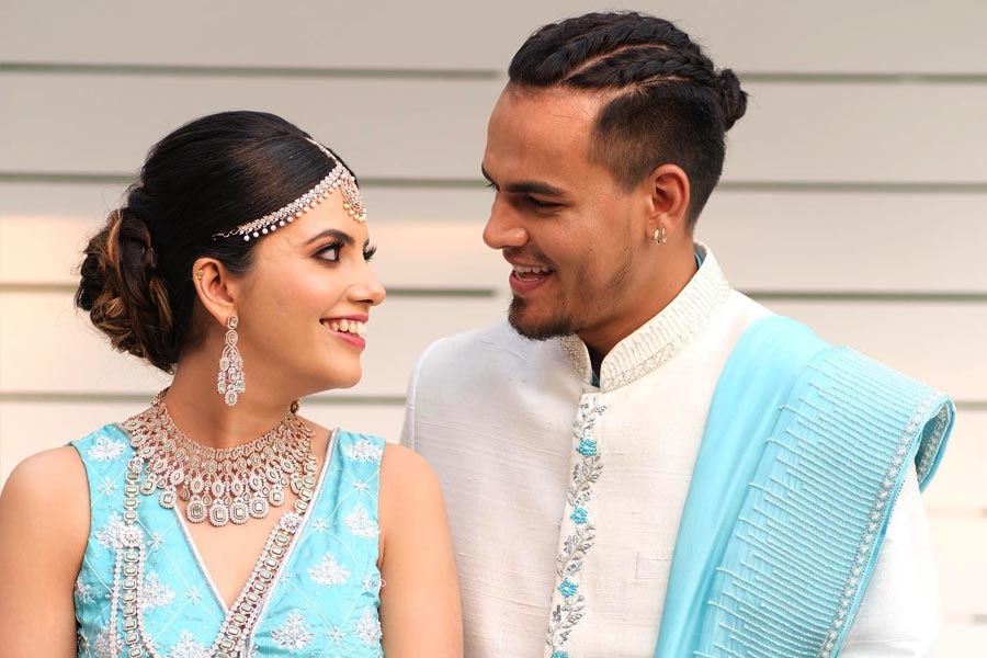 ঈশানী পেশায় ফ্যাশন ডিজ়াইনার। বর্তমানে বেঙ্গালুরুতে কর্মরত ঈশানী ভারতের ফ্যাশন ডিজ়াইন দুনিয়ায় এক গুরুত্বপূর্ণ নাম। একক প্রচেষ্টায় পেশাগত দুনিয়ায় নিজেকে প্রতিষ্ঠিত করেছেন ঈশানী।