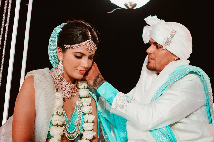 ঈশানীর জন্ম বেঙ্গালুরুতে হলেও তাঁর শিক্ষাজীবনের অধিকাংশ সময় কেটেছে রাজস্থানের জয়পুর এবং দিল্লিতে। রাজস্থান বিশ্ববিদ্যালয় থেকে উচ্চশিক্ষার পাঠ নিয়েছেন তিনি।