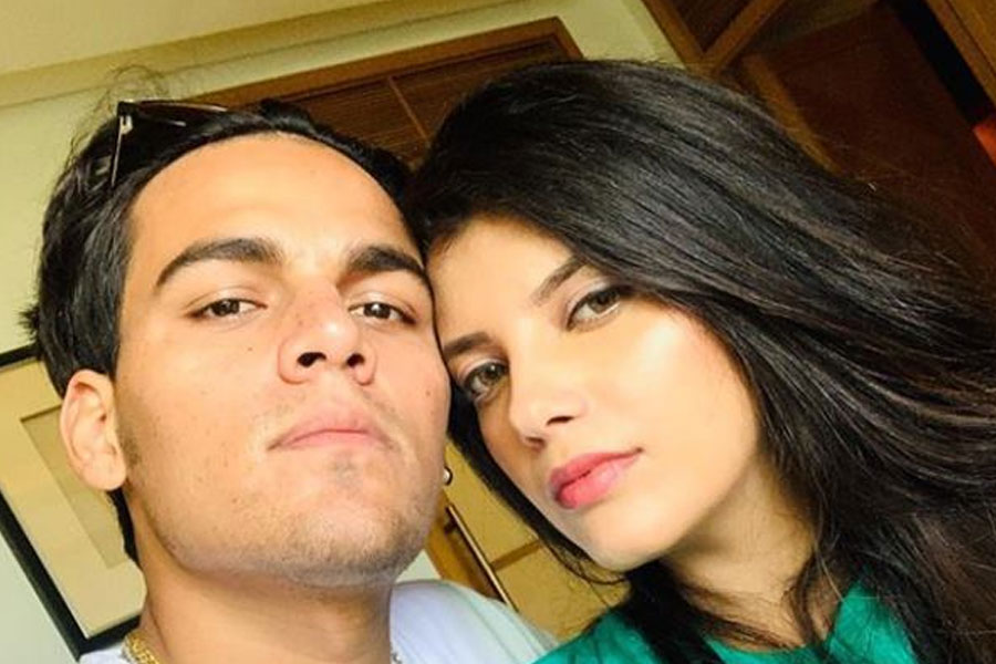 একাধিক সাক্ষাৎকারে ঈশানীর প্রতি তাঁর গভীর অনুরাগের কথা জানিয়েছেন রাহুল। বিয়ের আগেও একাধিক অনুষ্ঠানে একসঙ্গে দেখা গিয়েছে তাঁদের।