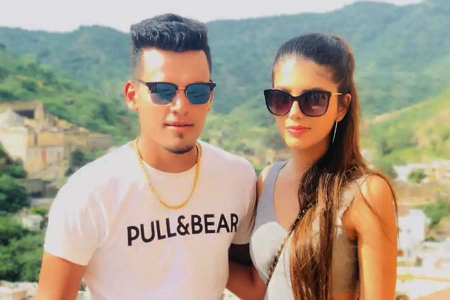 ২০১৯ সালে আংটিবদল হয় রাহুল এবং ঈশানীর। একটি জমকালো অনুষ্ঠানে সারা জীবন একে অপরের পাশে থাকার কথা জানান তাঁরা।