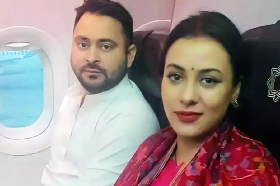 Pregnant wife hospitalized after 12 hours of quizzing,  Bihar deputy CM and RJD leader Tejashwi Yadav not appear before CBI