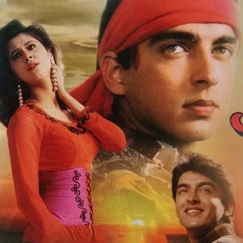 ‘আ গলে লগ যা’ ছবিতে ঊর্মিলার বিপরীতে অভিনয় করতে দেখা যায় যুগলকে। যুগলের প্রথম ছবিতে ঊর্মিলার সঙ্গেই কাজ করেছিলেন তিনি। কেরিয়ারের মাঝপথে আবার তাঁর সঙ্গেই পর্দা ভাগ করে নতুন করে যাত্রা শুরু করেছিলেন তিনি। যদিও এই ছবিটি বক্স অফিস থেকে ভাল উপার্জন করতে পারেনি।