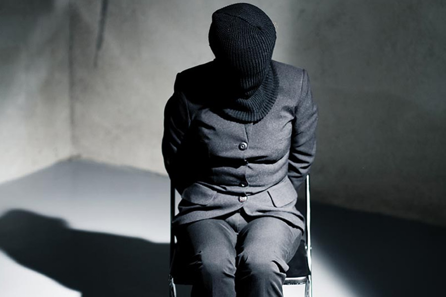 এডওয়ার্ডের মামলা মেটার পর টোন্ডার জীবনে ঘনিয়ে আসে আরও বড় বিপদ। রাস্তার মাঝখান থেকে তাঁকে অপহরণ করে নিয়ে যাওয়া হয়। 