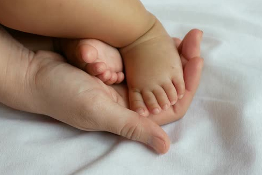 দু’জনে সম্পর্কে আসার কিছু দিন পর এক কন্যাসন্তান জন্ম দেন ক্রিস্টি। তার কয়েক বছর পর পুত্রসন্তানের জন্ম দেন তিনি। প্রথম দুই সন্তানের নাম নিজের ভাইয়ের নামে রাখেন ক্রিস্টি।