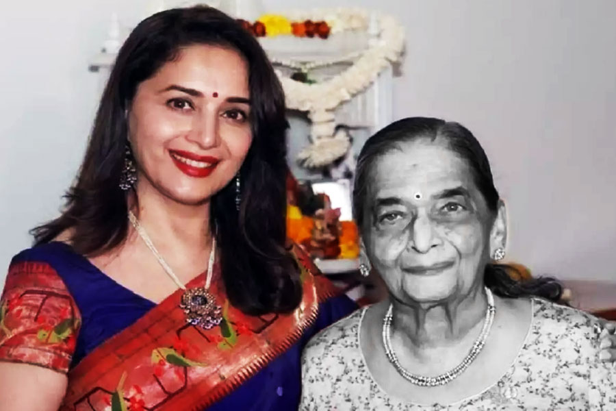 Madhuri Dixit With Her Mother