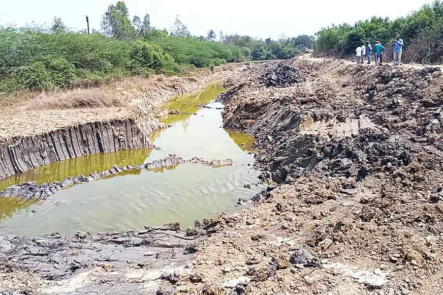 picture of river bed.
