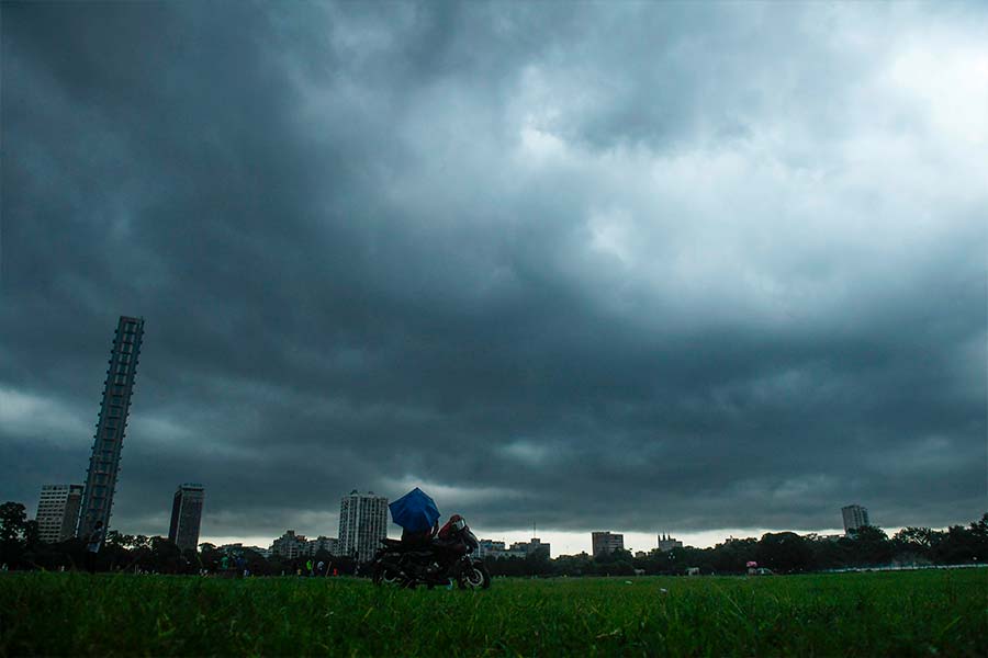 Rain and thunderstorm activity will hit Kolkata and south bengal this week.
