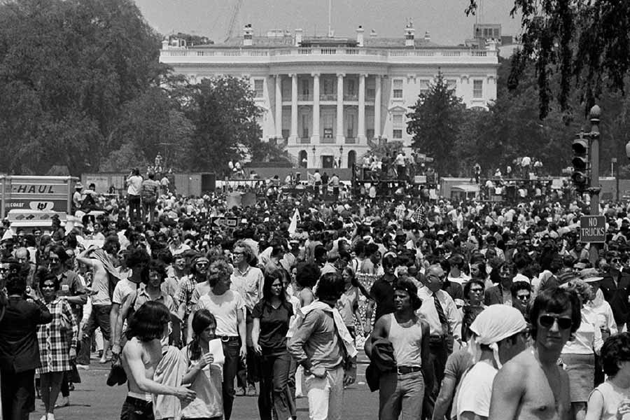 All about the Kissing Case in North Carolina that triggered huge controversy on racism.