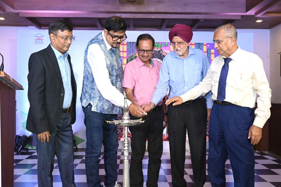 অনুষ্ঠানের নাম দেওয়া হয়েছিল শতরঞ্জ কে হিরোজ