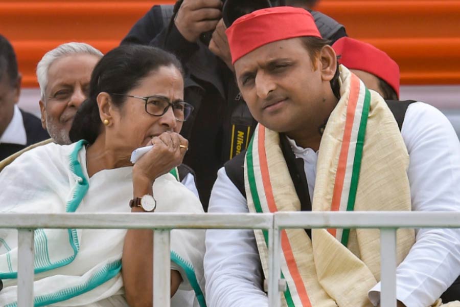 West Bengal CM Mamata Banerjee to meet Samajwadi Party president Akhilesh Yadav