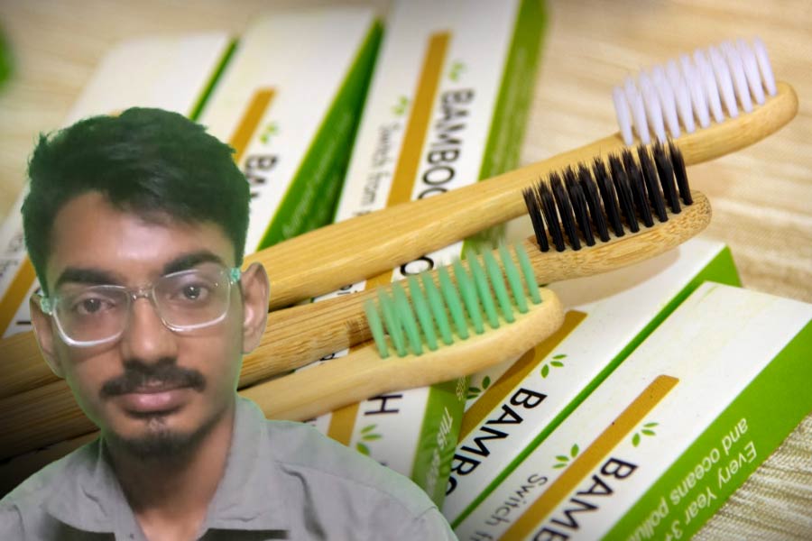 Youth of Kolkata make toothbrush by bamboo