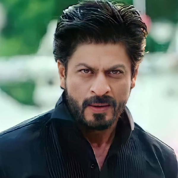 হানি কেন এমন অদ্ভুত আচরণ করলেন তা নিয়ে উদ্বিগ্ন ছিলেন অনেকেই। কেউ কেউ এই ভেবেই অবাক হচ্ছিলেন যে, শাহরুখ থাকার পরেও এমন ঘটনা কী করে ঘটতে পারে! অবশেষে প্রকাশ্যে আসে, মঞ্চের পিছনে শাহরুখের সঙ্গে বচসা বাধে হানির। তার জেরেই নাকি অনুষ্ঠান মাঝপথে ছেড়ে বেরিয়ে যান গায়ক।