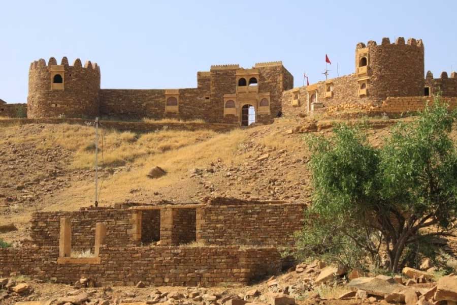 Kuldhara is an abandoned village in Rajasthan that is said to be haunted with a sad past.