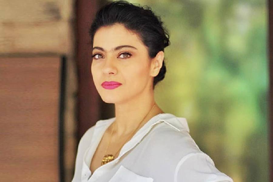  Kajol shares video to show how to sleep comfortably on long car rides