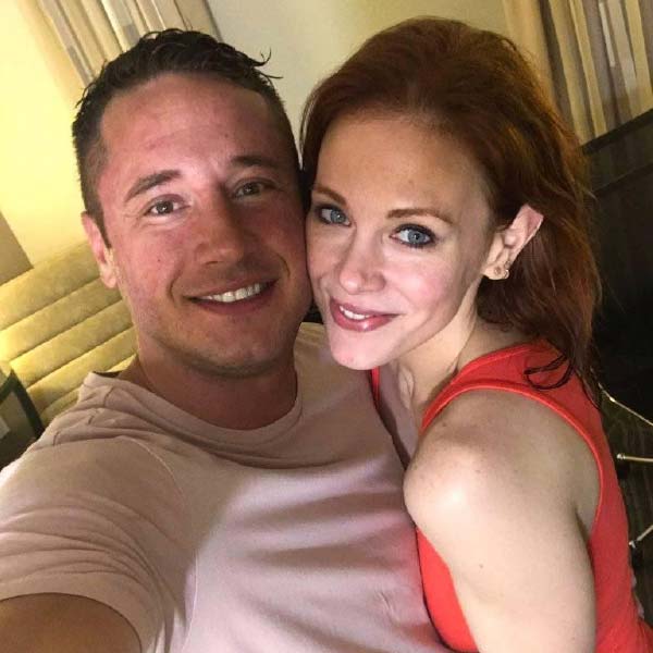 অভিনেতা জেসন স্ট্যাথামের সঙ্গে ফুটবল খেলেন ড্যানি। প্রতিপক্ষ দলে থাকেন ফ্রাঙ্ক লেবেউফের মতো ফরাসি অভিনেতা। ড্যানিও বর্তমানে খ্যাতনামী। তাই তাঁর খ্যাতনামী বন্ধুদের তালিকাও বেশ লম্বা।