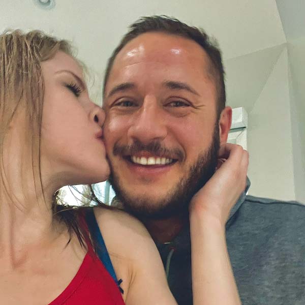 এর পর ২০১৪ সালে পর্ন অভিনেত্রী মিয়া মালকোভাকে বিয়ে করেছিলেন ড্যানি। সেই বিয়ে টিকেছিল ৪ বছর। ২০১৮ সালে আইনি বিচ্ছেদ সেরেছিলেন ড্যানি এবং মিয়া।